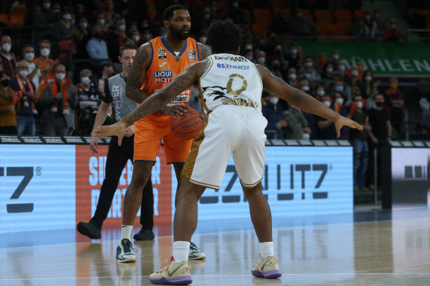 联赛证明自 联赛证明自