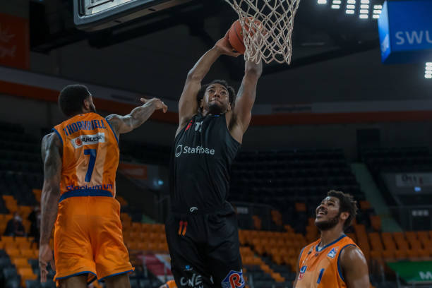 戏剧性的一 戏剧性的一